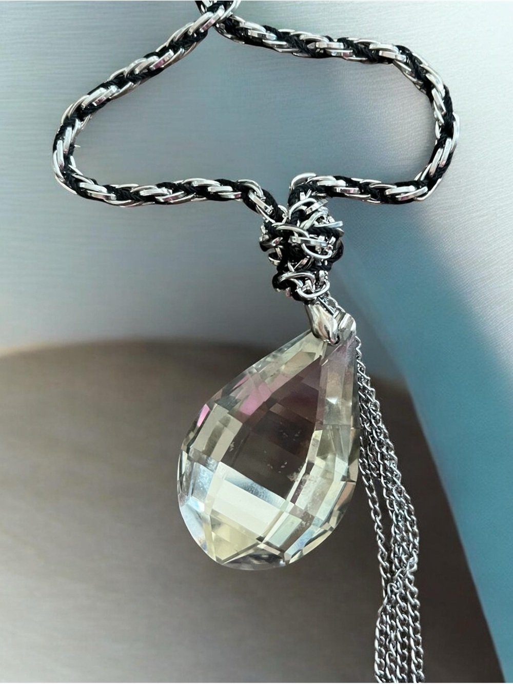 Crystal Teardrop Pendant Necklace in Clear - Women Jewelry great condition